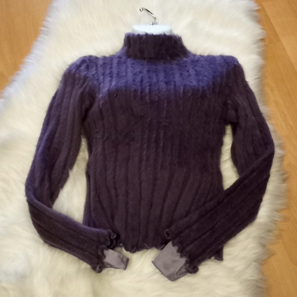 VTG- Poleci Purple Faux Fur Turtleneck Sweater⦠- Picture 7 of 11
